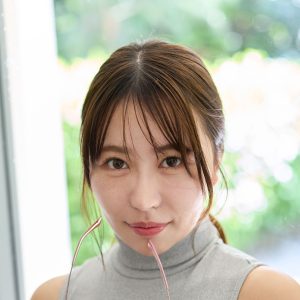 『ミスENTAME2024』準グランプリ、改名後初のグラビアDVDで大人の魅力とむっちりボディーを解放