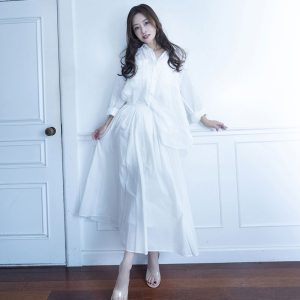 元祖グラビア女王…インリンデジタル写真集配信「M字開脚も、素敵に撮っていただきました」