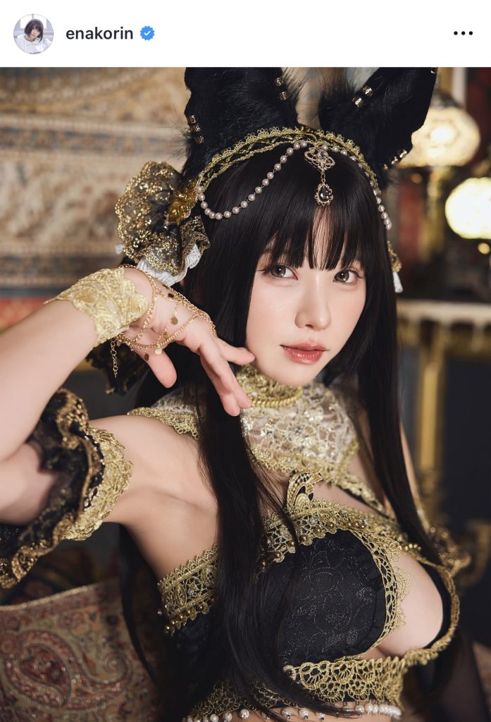 えなこがクレオパトラを彷彿とさせる妖艶カットを公開