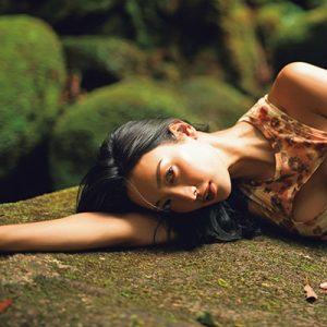 菜々緒10年ぶり写真集『DIVINE』発売初日再重版が決定！神々しい新カットも公開