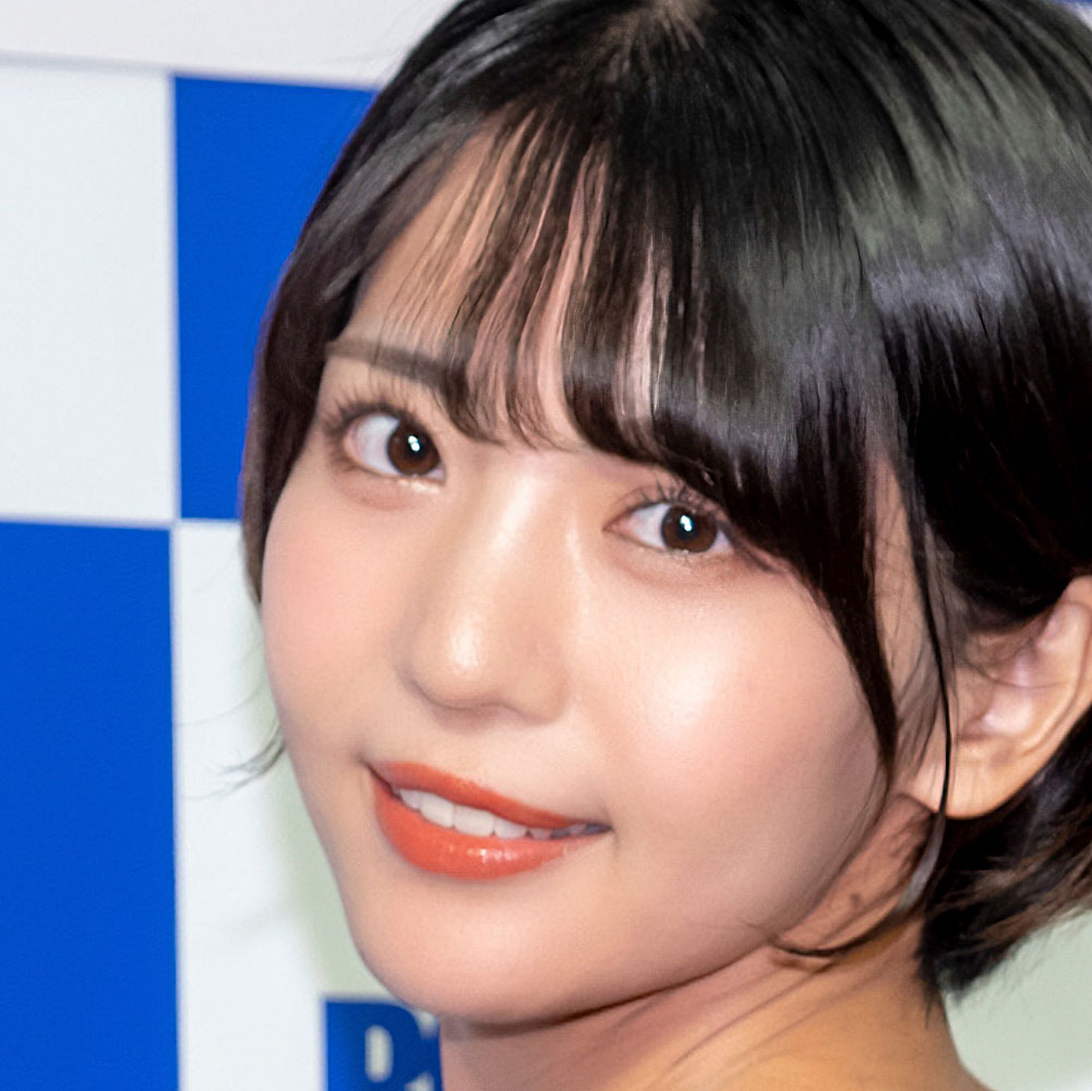 グラビアアイドル佐々木萌香がSNSに投稿した画像が話題に
