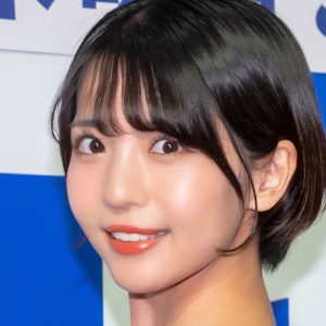 グラビアアイドル佐々木萌香のレースクイーン姿が眩し過ぎる「サーキットの女神様」「めちゃくちゃカワイイ」「大人っぽくて美しい」