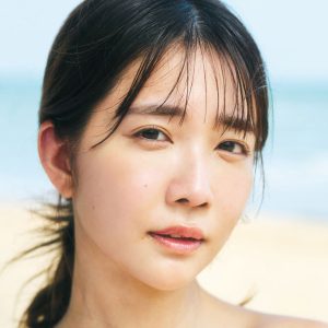 解散を控える「＃2i2」天羽希純、こぼれ落ちそうなグラビアショット