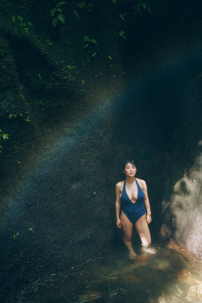 福井梨莉華1st写真集『あいの道しるべ』より