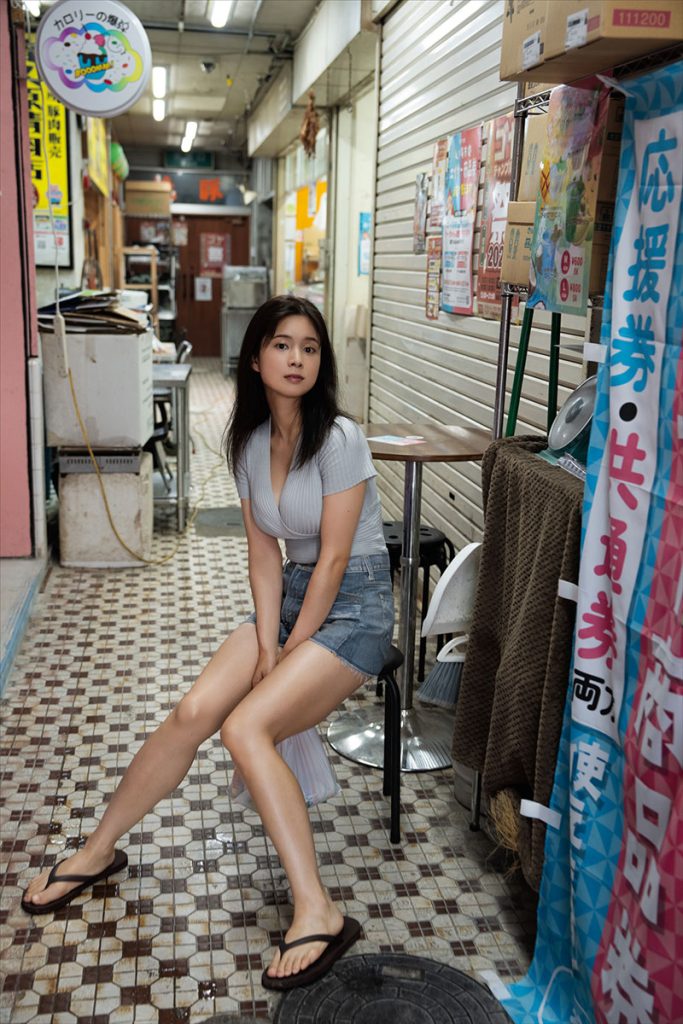 『真田まことファースト写真集 スペルバウンド』(徳間書店)