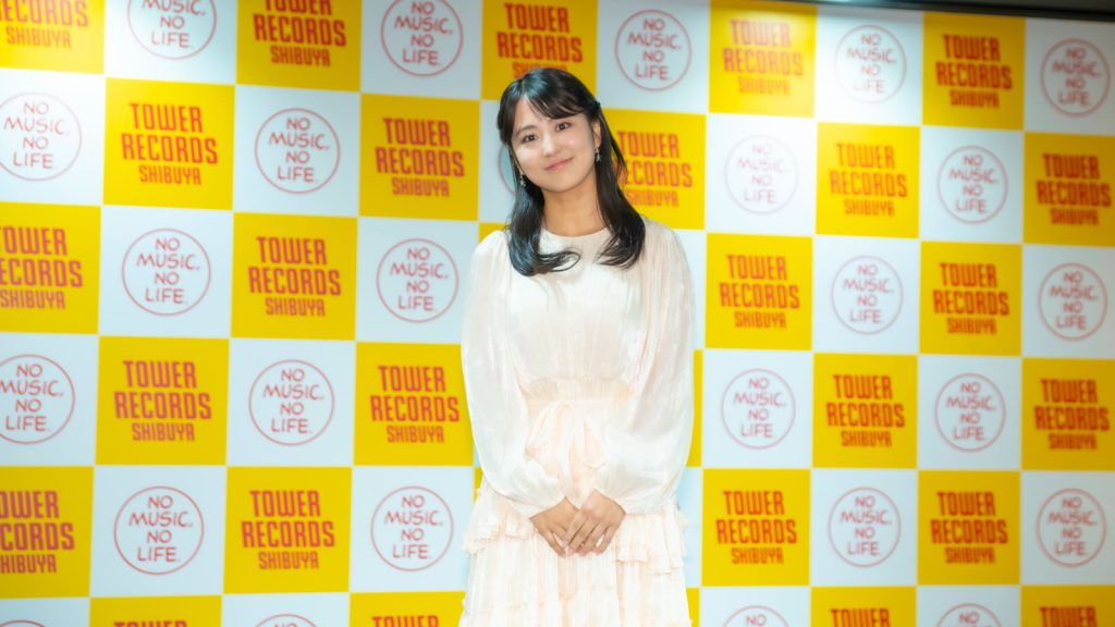 福井梨莉華が1st写真集『あいの道しるべ』発売記念取材会に出席