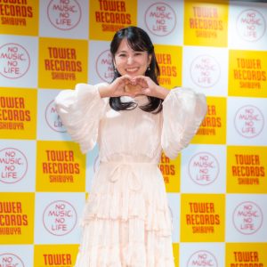 グラビアデビューから1年…福井梨莉華1st写真集発売！初めてのラクダに大喜び「また会いたいです」