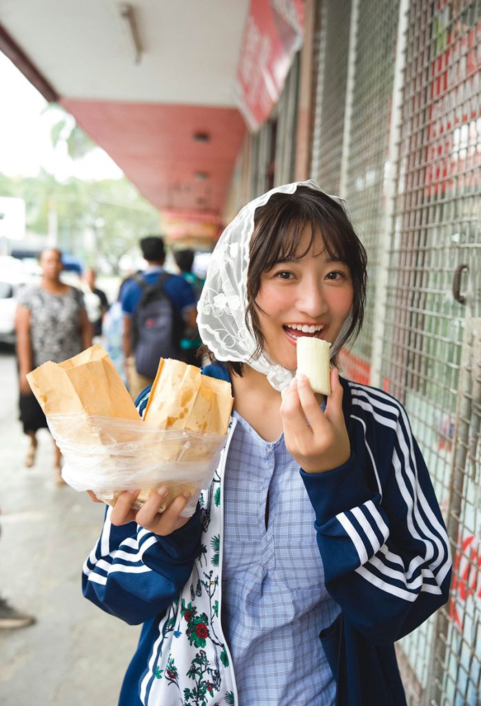 榎原依那写真集『I am Ina』より