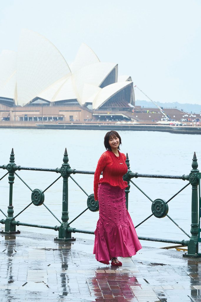 榎原依那写真集『I am Ina』より