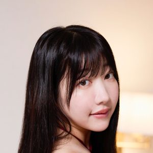 「恥ずかしいんだからね…」OL＆グラドル二刀流の美女、1st DVDから大胆ポーズを連発