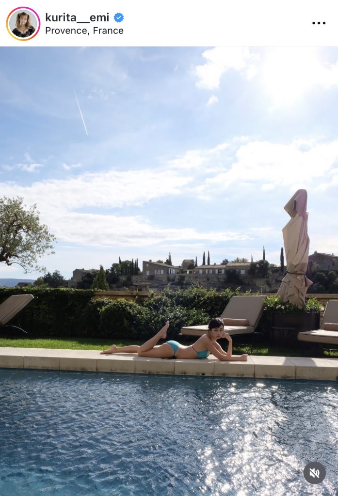 お気に入りのホテルでのビキニカット