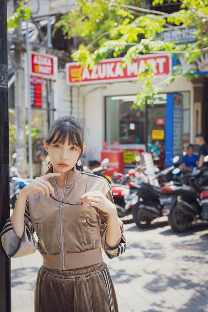 波崎天結2nd写真集『丸みの誘惑』より