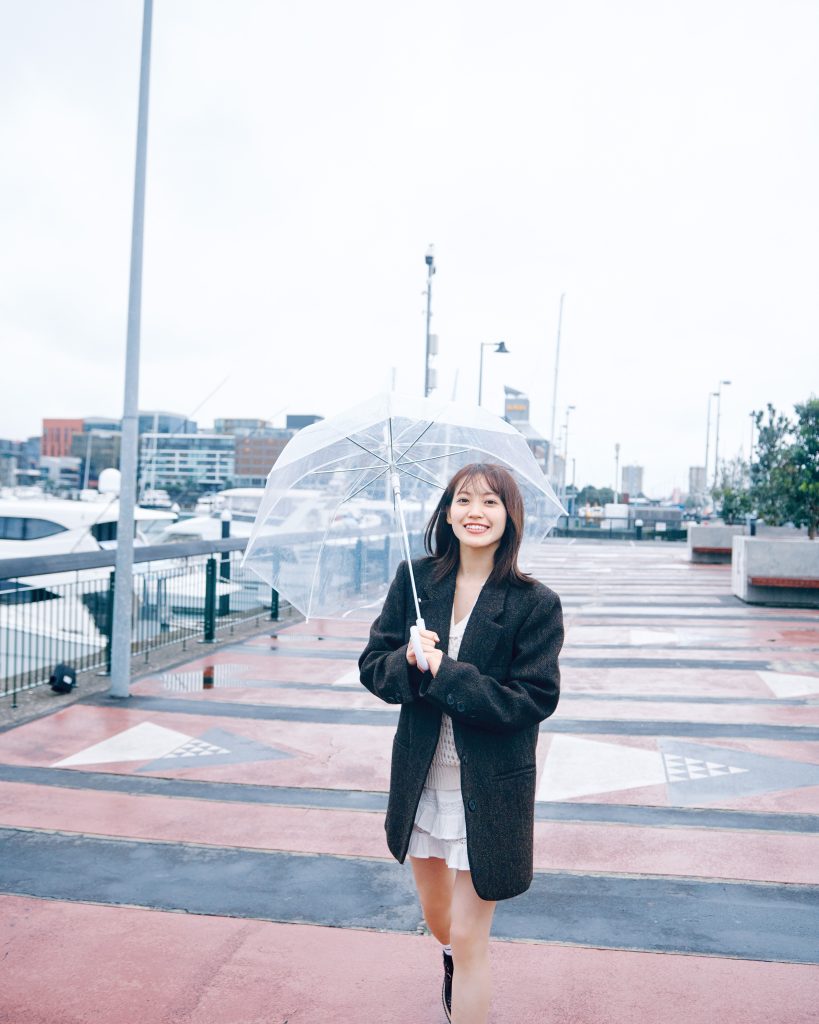 櫻坂46・松田里奈1st写真集『まつりの時間』(幻冬舎)通常版裏表紙カット