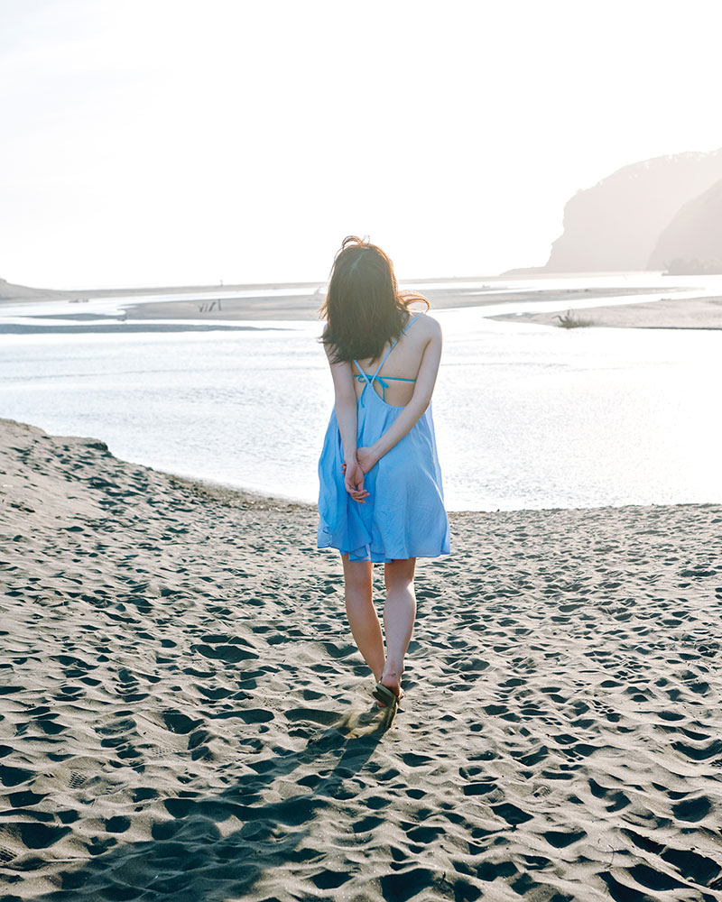 櫻坂46・松田里奈1st写真集『まつりの時間』(幻冬舎)紀伊國屋書店限定版裏表紙カット