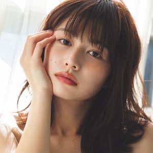 『王様のブランチ』で注目の美女、カッコよくて大人っぽいグラビアショット