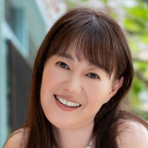 “令和のスイカップアナウンサー”、43歳にして披露したグラビアをアナザーエディションで