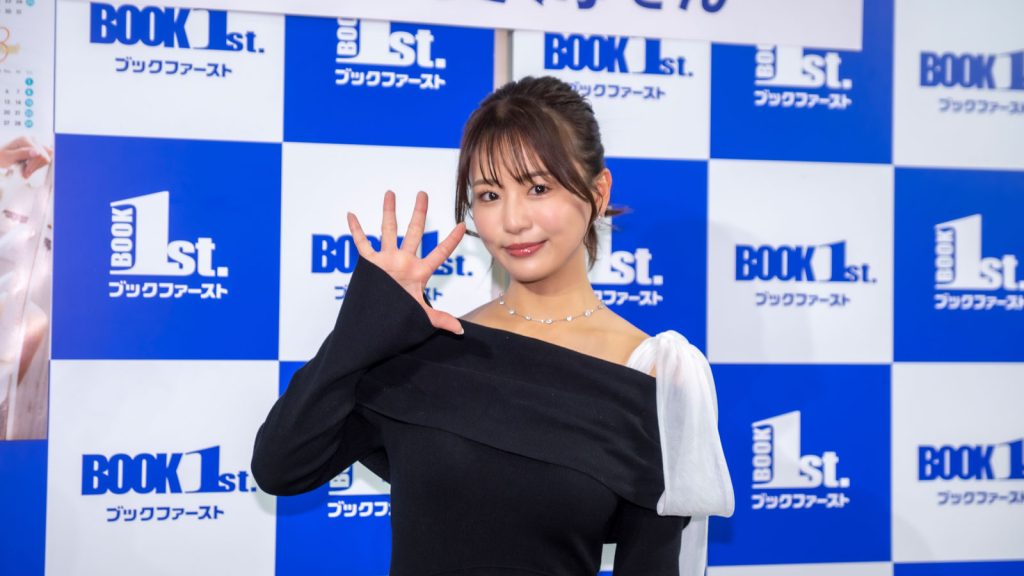 『平嶋夏海 2026年カレンダー』発売記念取材会より