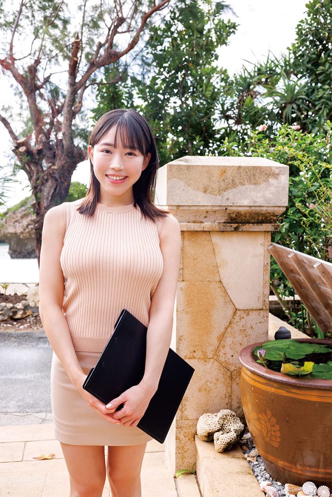 グラビアアイドル仲根なのかイメージDVD「私と契約しませんか？」より