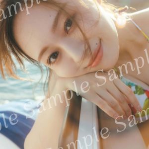 乃木坂46梅澤美波、お気に入りの水着姿で優しくほほ笑む…2nd写真集『透明な覚悟』より封入特典ポストカード第1弾解禁