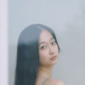 10代ラストの撮り下ろし…大人っぽくも可憐なグラビアショット