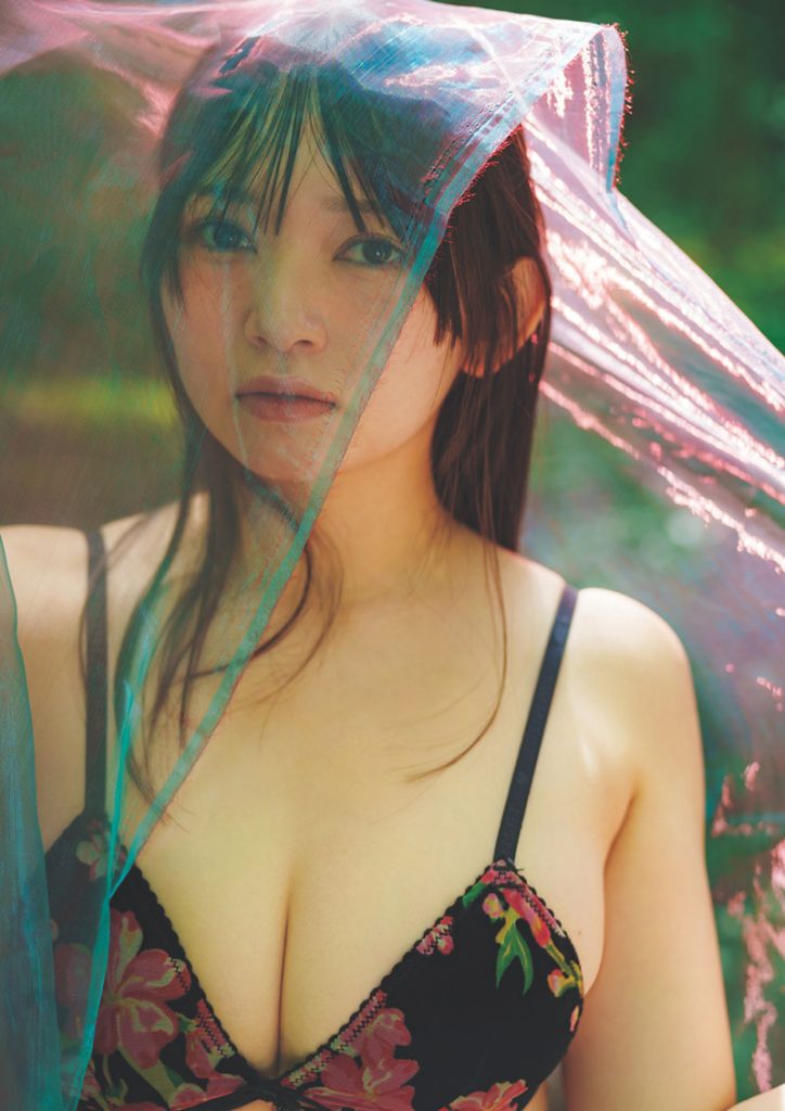 『週刊プレイボーイ7号』に登場している佐山すずか