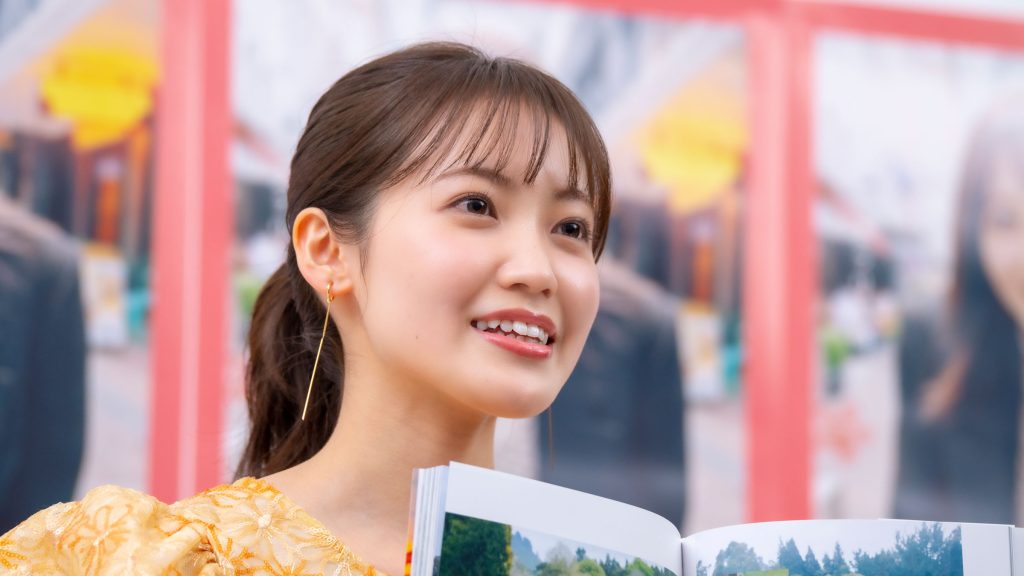 1st写真集『まつりの時間』に出席した櫻坂46・松田里奈