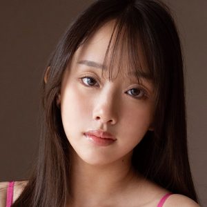 身長170cmのスレンダー美女、1stグラビアDVDで魅せた圧倒的な存在感