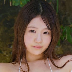 人気芸人が送り出す期待のグラドル藤川あかり、規格外のスタイルでDVDデビュー