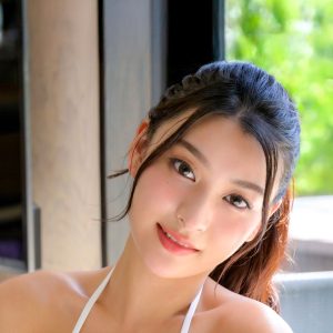 身長168cmのハーフ美女、トレーナー設定で急接近…黒ランジェリーで大人モードも全開に