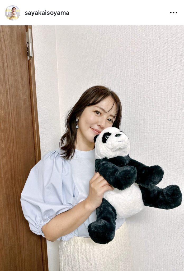 パンダのぬいぐるみとのツーショット