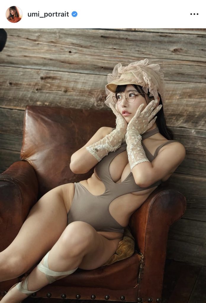 東雲うみが水着姿を公開