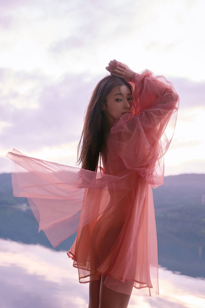 宮本茉由アニバーサリー写真集『ほんとはね、』(小学館)よりお気に入りカット