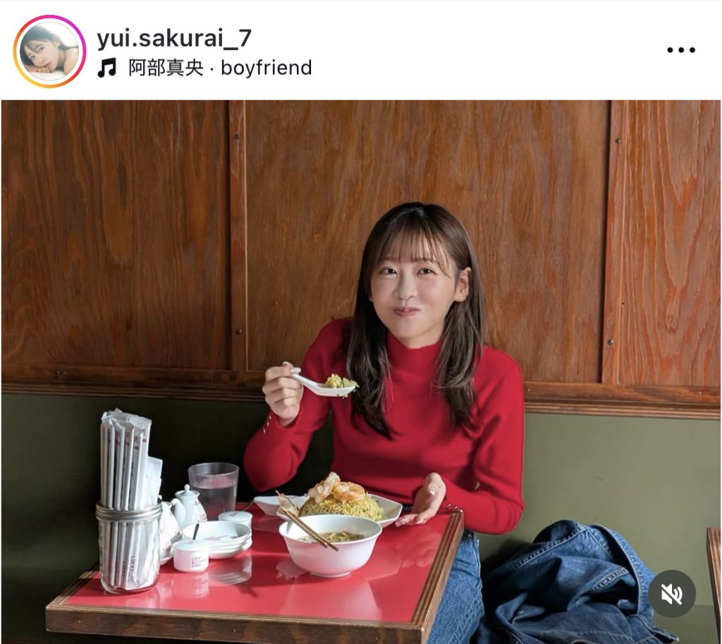 FRUITS ZIPPER・櫻井優衣が“町中華デート”感を味わえるカットを公開