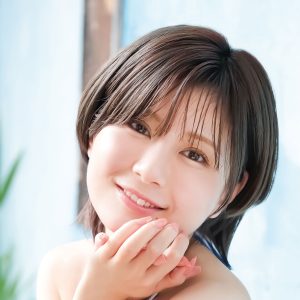 RaMu、国宝級ボディーの水着ショットを多数収録…1年ぶりトレカ発売　