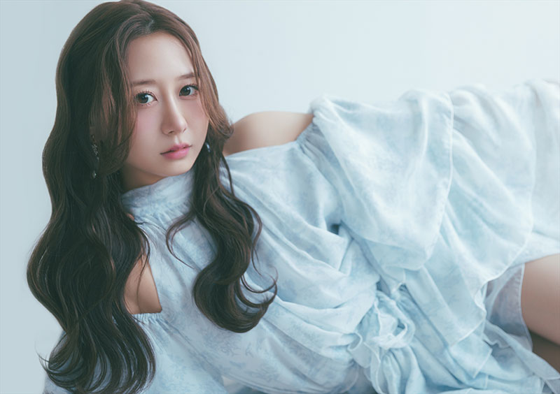 『古畑奈和カレンダー2026』通常版表紙カット