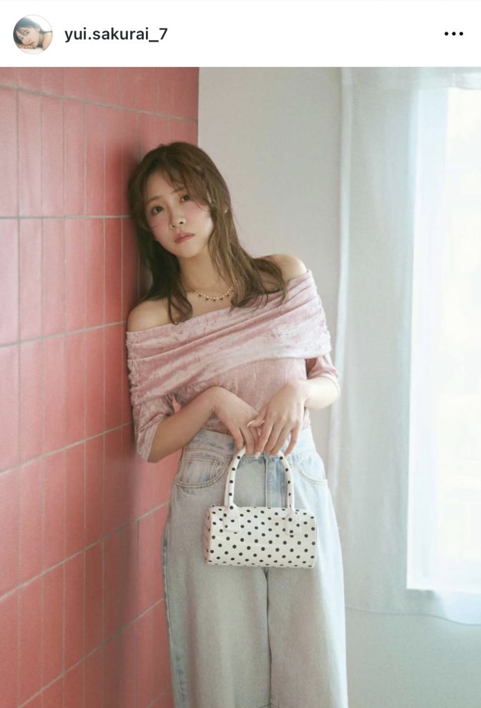 ファッション誌「Ray」撮影で大人っぽい姿を披露