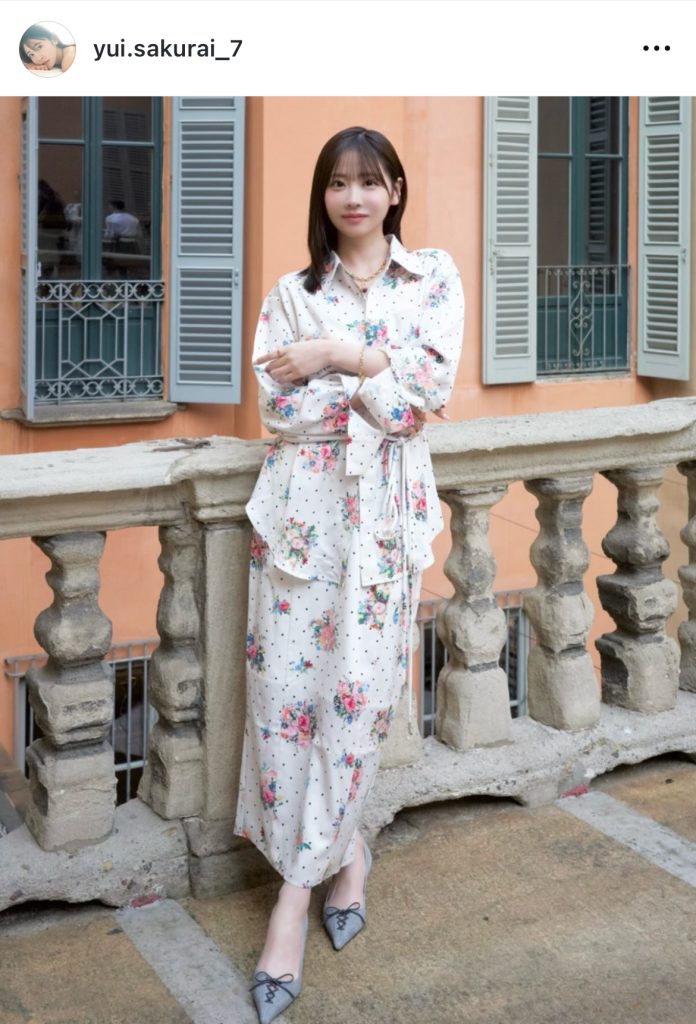 春らしいワンピース姿