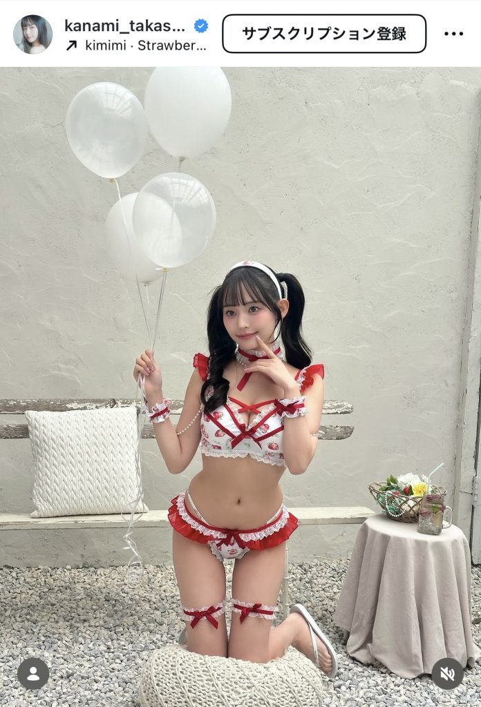 Malymoonの新作という水着姿を公開