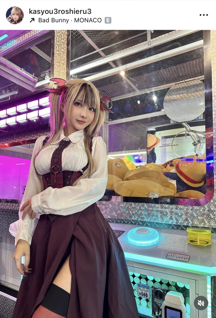 チラ見せ絶対領域に思わずドキッ