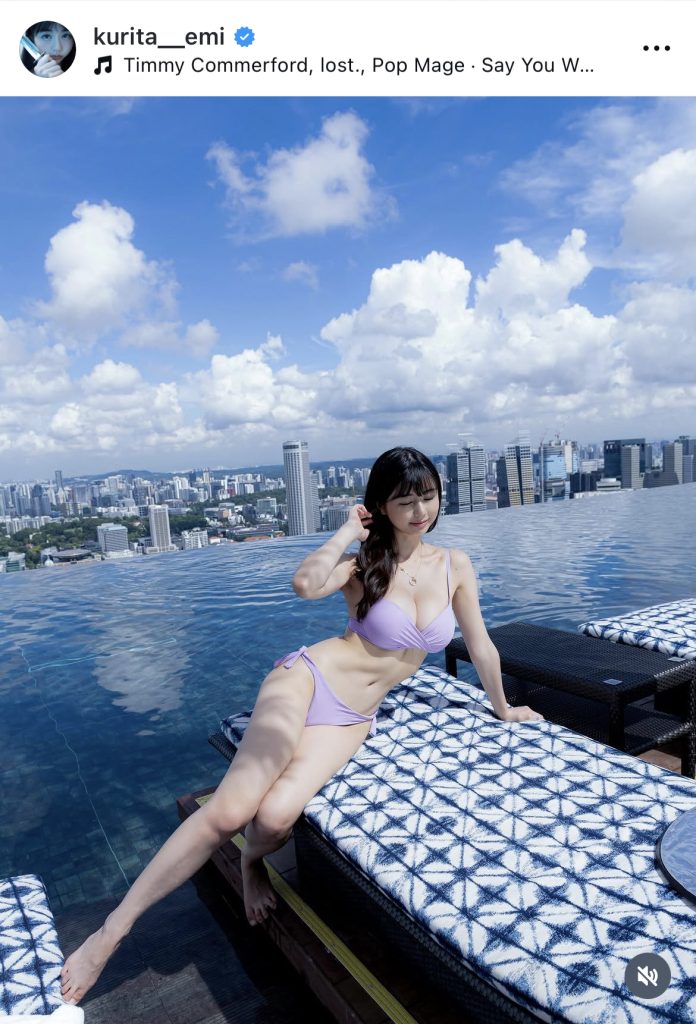 ビキニ姿で美し過ぎるプロポーションを見せる