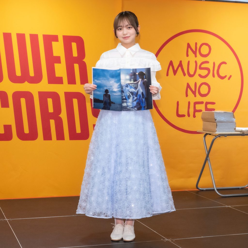 蓬莱舞が2nd写真集『ラストシーン』発売記念取材会に出席