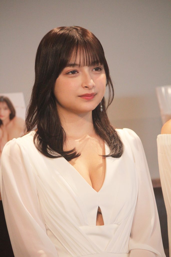 妹の百瀬まりな