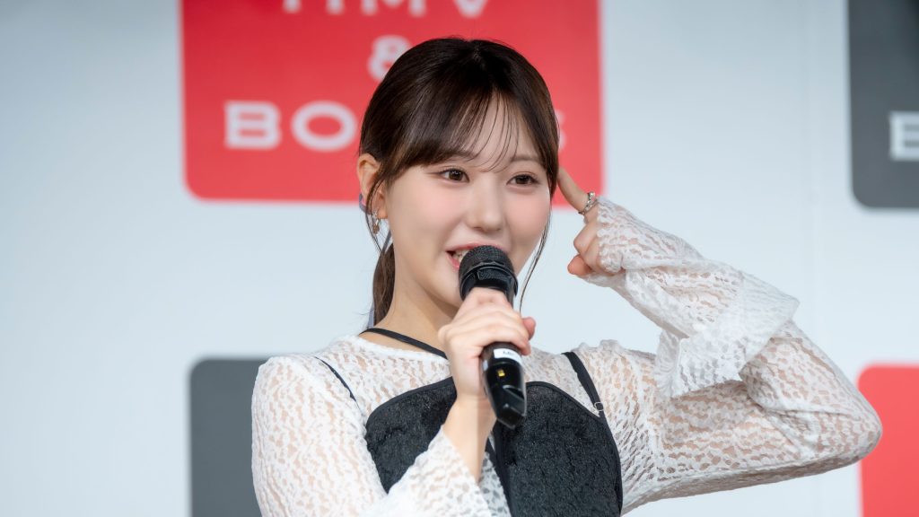 3rd写真集『ぜんぶ、ほんと』発売記念取材会に出席した田中美久