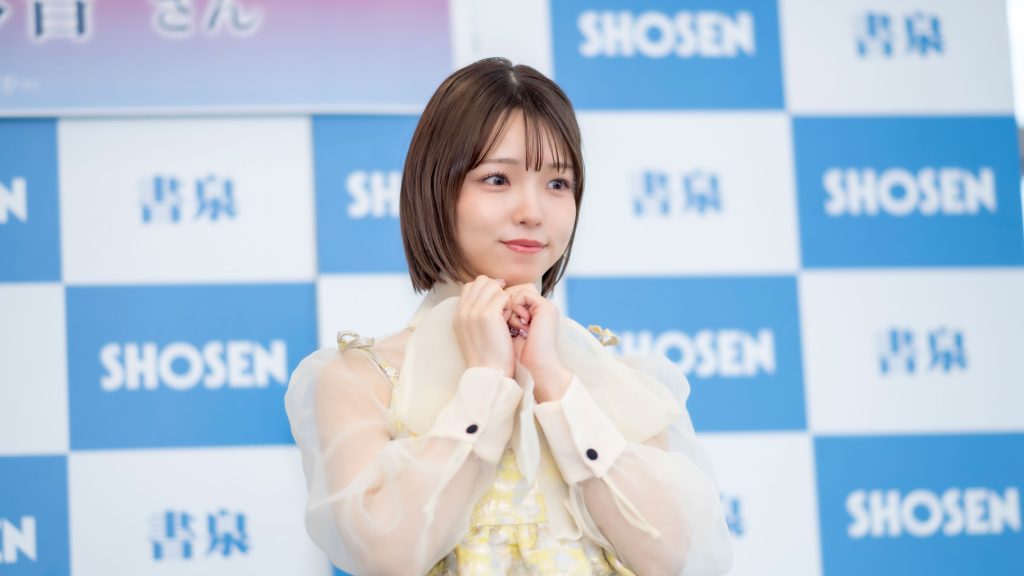 AKB48・髙橋彩音が1st写真集『ひとり姉妹』発売記念取材会に出席