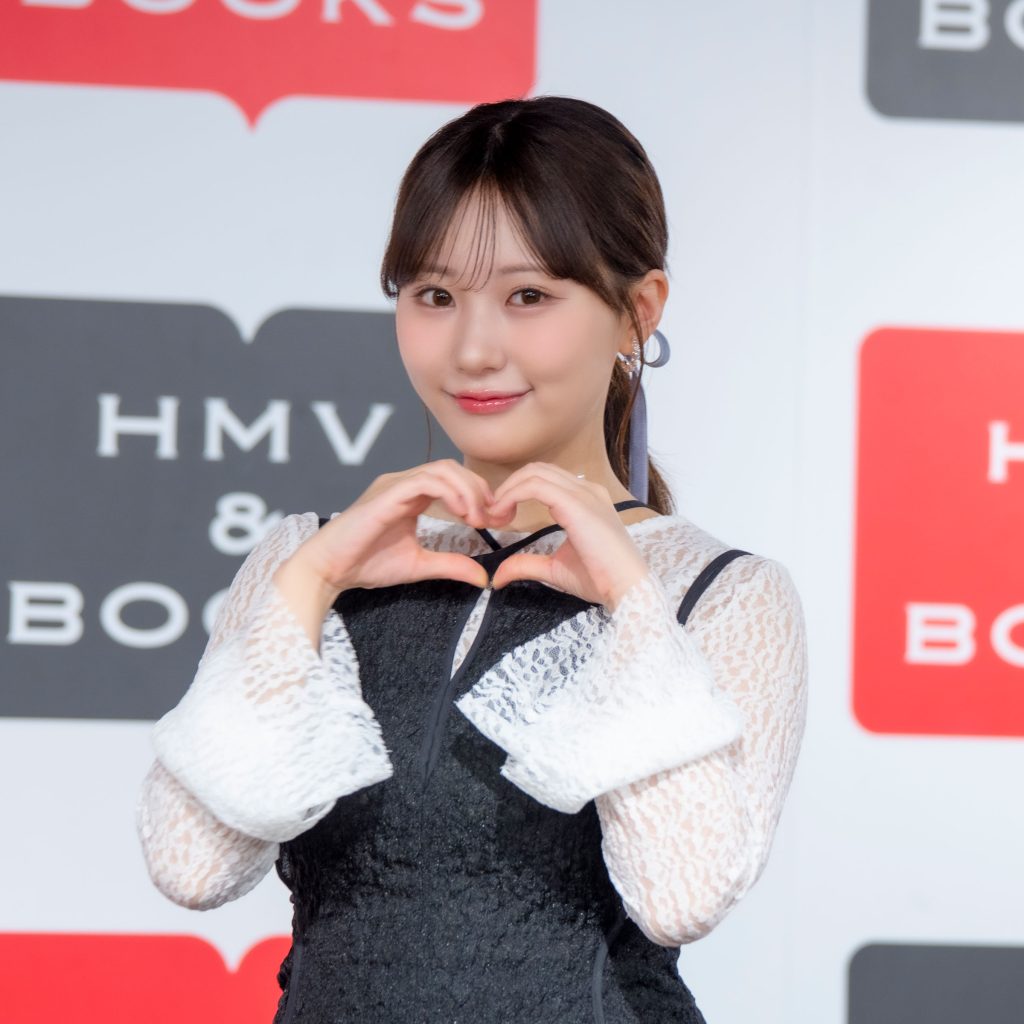 3rd写真集『ぜんぶ、ほんと』発売記念取材会に出席した田中美久