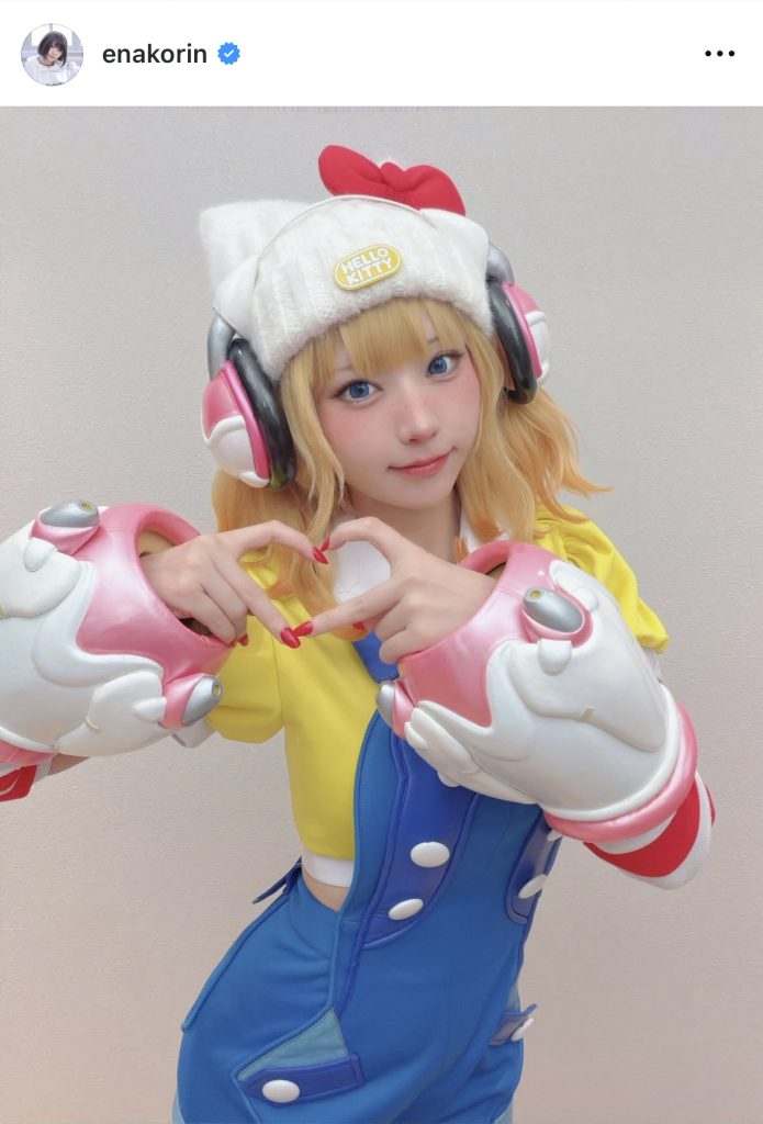 ゲーム「Overwatch」ジュノにハローキティ要素が加わったコスプレ姿を披露