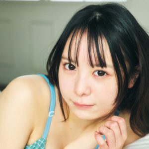 アイドルグループのメンバー、魅惑のマシュマロボディを披露