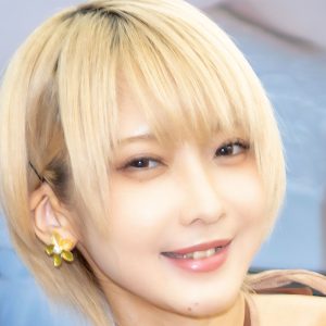 火将ロシエル、赤髪ショートカットと表情がボーイッシュ過ぎて惚れてしまう「めちゃくちゃカワイイ」「新しいカラーがすごく似合ってますね」