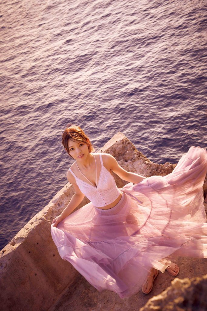 AKB48髙橋彩音1st写真集『ひとり姉妹』