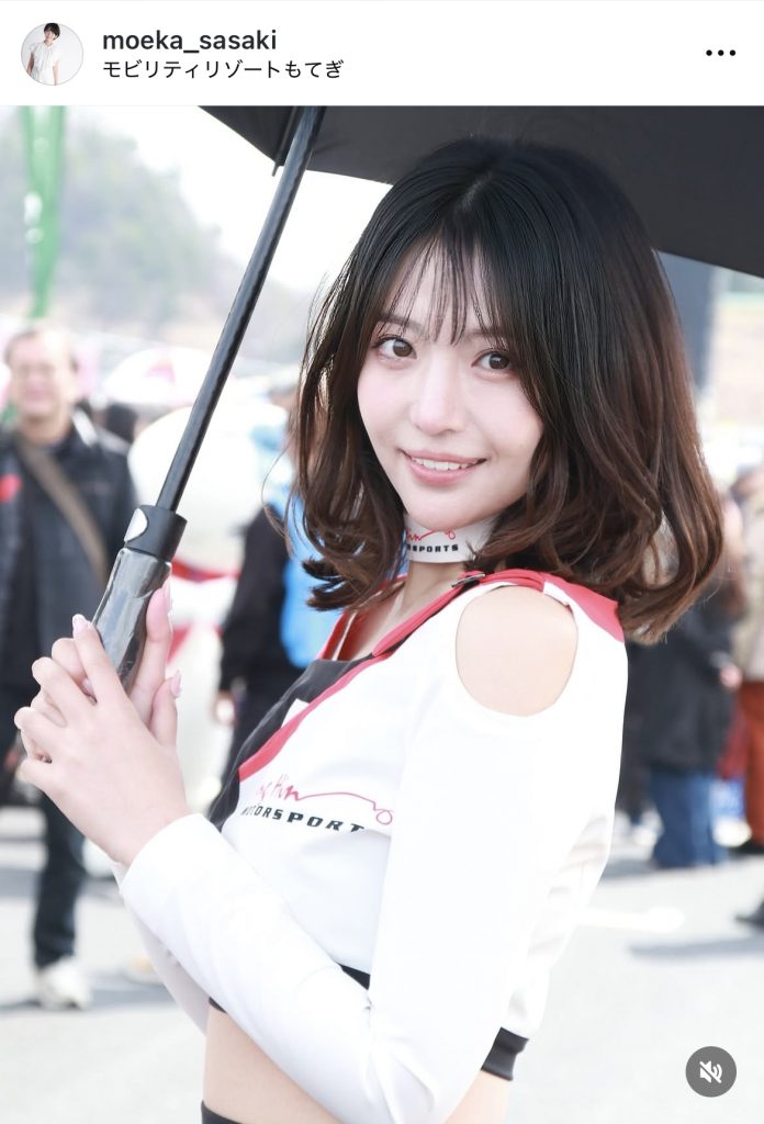 “S耐”でレースクイーン姿を披露